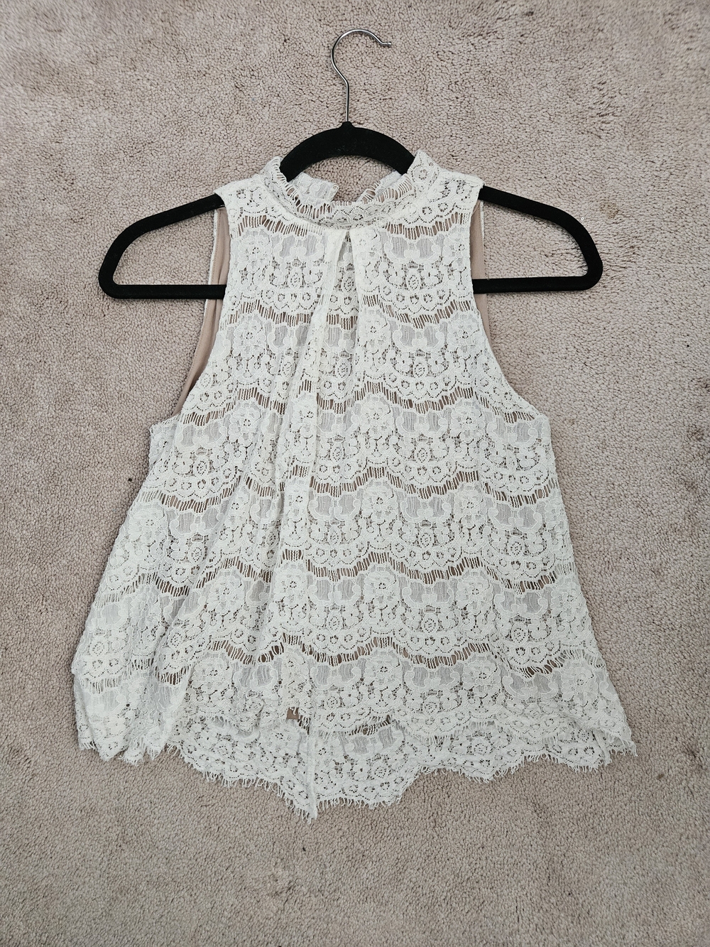 love, Fire White Lace High-Neck Sleeveless Camisole